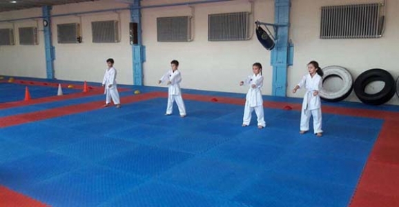 140 Sporcu Üst Kuşağa Terfi Etti