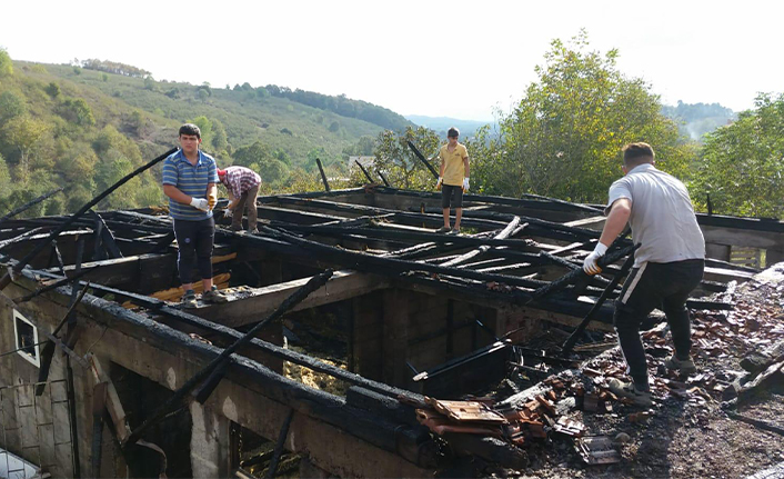 Hendek Güne Yangınla Başladı