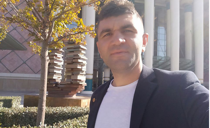 Gülmez Ne Demek İstedi