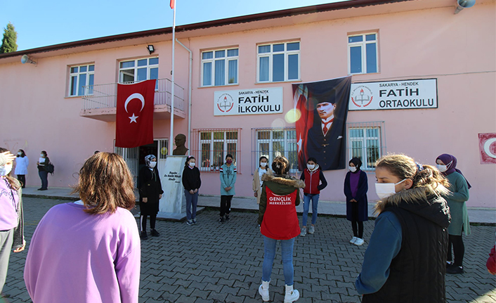Hendek Gençlik Merkezi Fatih Ortaokulunda