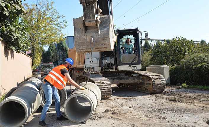 Sıra Servetiye Caddesinde
