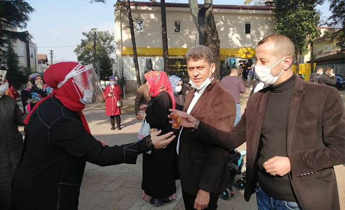 Ülkücüler Lokma İkram Etti