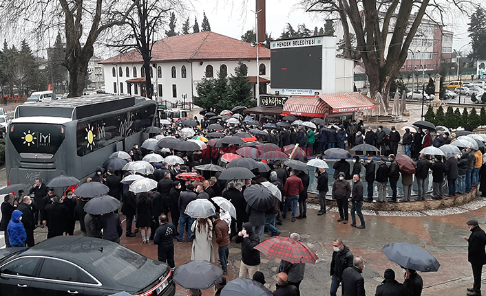 Akşener Hendek’i Ziyaret Etti
