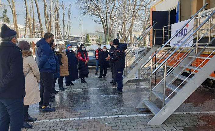 MHP Hendek Depremi Yaşadı