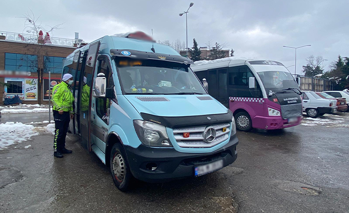 Kahvehaneye Baskın, Ayakta Yolcu Alan Sürücüye Ceza