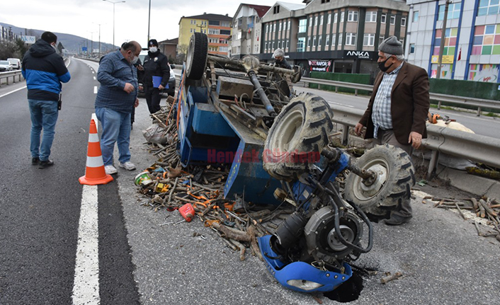 Tekeri Kopması Sonucu Devrildi