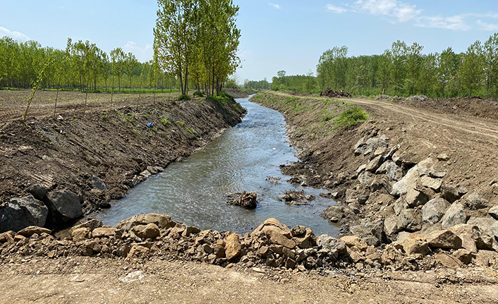 Belediye Ekiplerinden Yoğun Mesai
