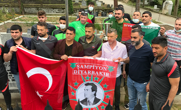 Şampiyonluk Kupasını Okkan’ın Mezarına Getirdiler