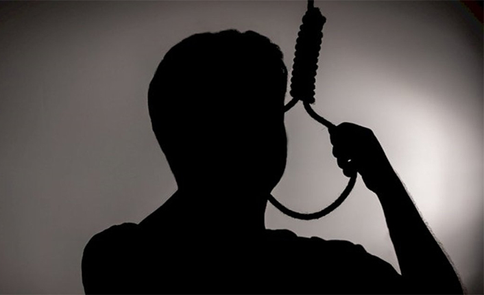 Ağaca Asılı Halde Bulundu