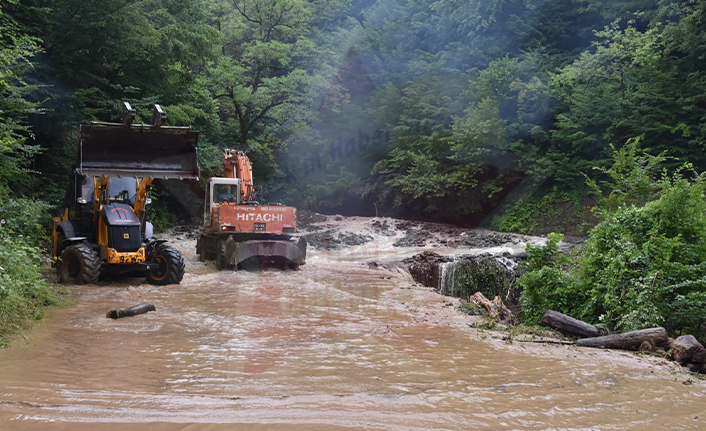 Yağışlar Hayatı Olumsuz Yönde Etkiliyor