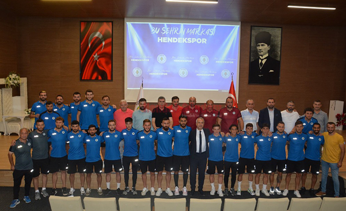 Hendekspor’da İmzalar Atıldı Kamp Yolculuğu Başladı