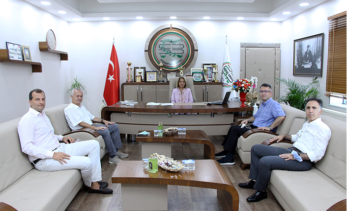 Toplum Sağlığı İçin Tereddüt Etmeden Aşı Olunmalı