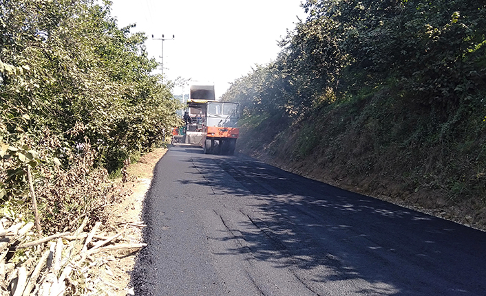Hendek’in Kırsal Bölgelerinde Asfalt Yenileme Çalışmalarına Başladı