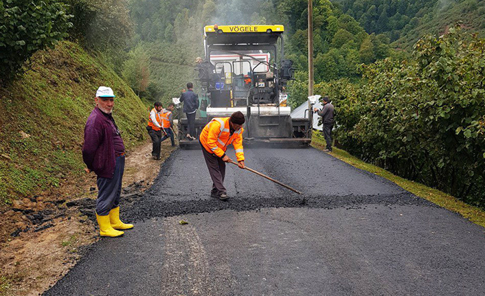 Büyükşehir, Asfaltsız Yol Bırakmıyor
