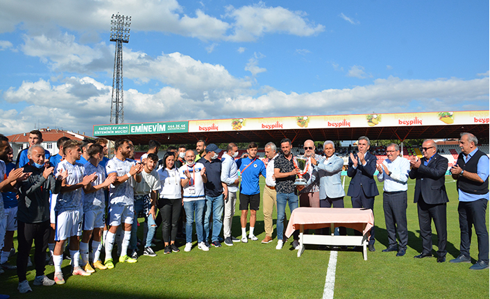 Hendekspor Şampiyonluk Kupasına Kavuştu