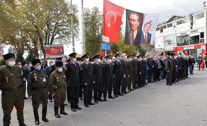 Hendek’te Cumhuriyetin 98. Yıl Kutlamaları Törenle Başladı
