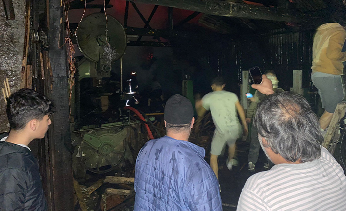 Kereste Atölyeleri Alevlere Teslim Oldu