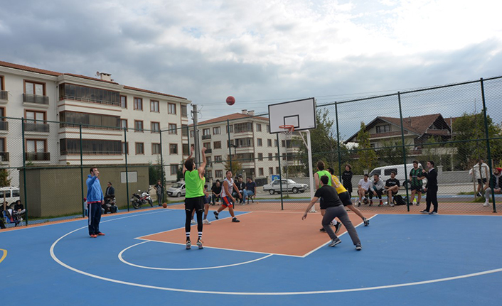Türkeş Parkı Yenimahalle’ye Hareket Kattı
