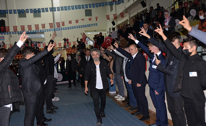 Ülkücüler Kınık ve Öztürk’le Coştu