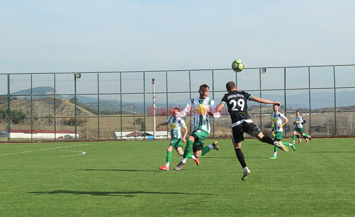 Dereköyspor İkinci Yarı Coştu