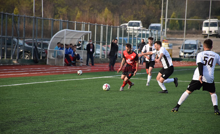 Hendek Gençlikspor Dikmenspor’u 3-2 Skorla Geçti