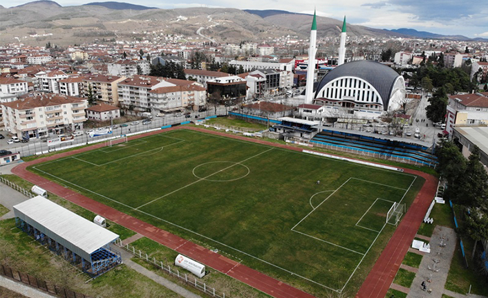 İlçeler Yepyeni Tribünlerine Kavuştu