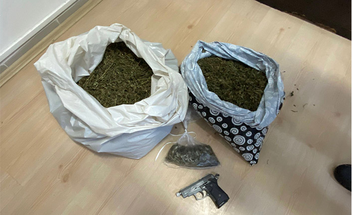 9 Kilo 730 Gram Esrar Yakalandı