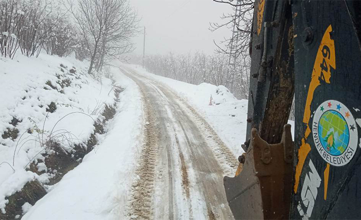 Hendek Belediyesi’nin Karla Mücadelesi Başladı