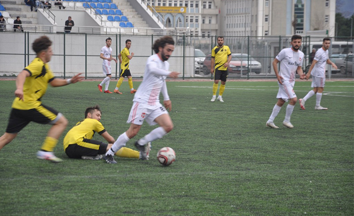 Yeni Mahallespor Akyazı’dan Elli Boş Döndü