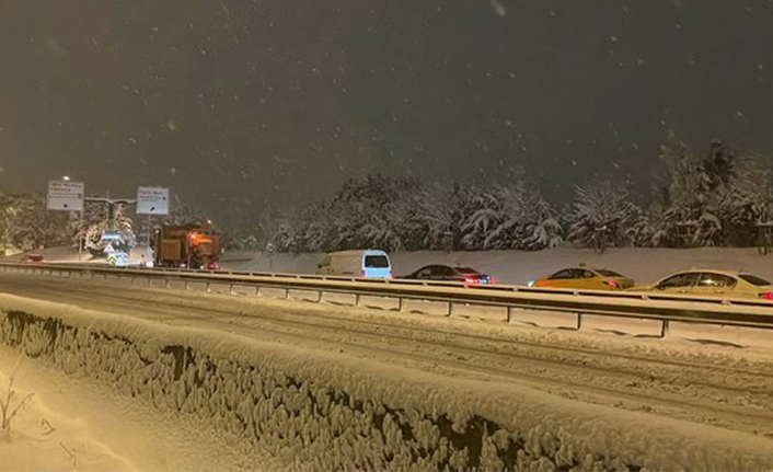 Sakarya'dan İstanbul'a Ulaşım Tırlar Hariç Yeniden Açıldı
