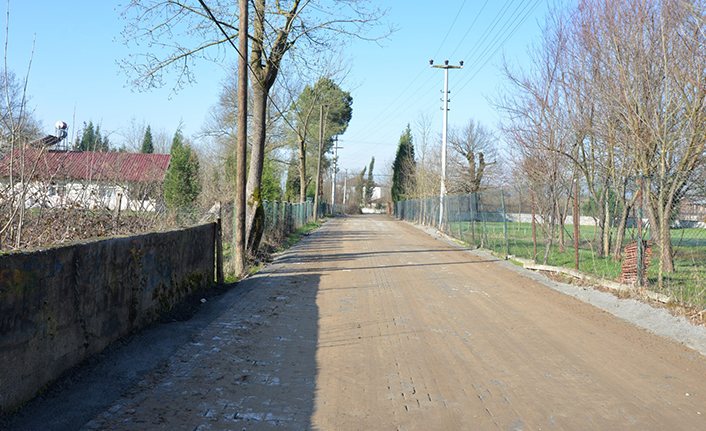 Uzuncaorman’da Yol Yapım Çalışmaları Sürüyor