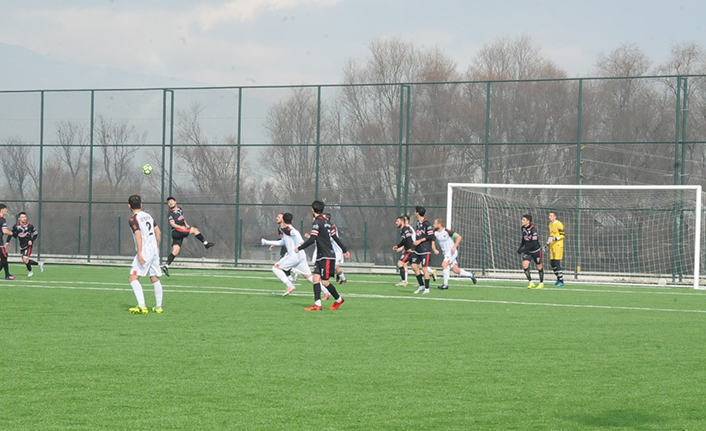 Y.Mahallespor Geyve’den 1.Puanla Döndü