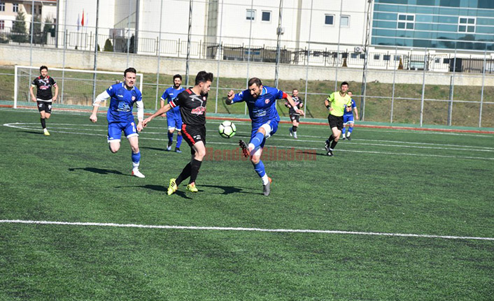 Gol Duellosunu Hendek Yenimahallespor Kazandı