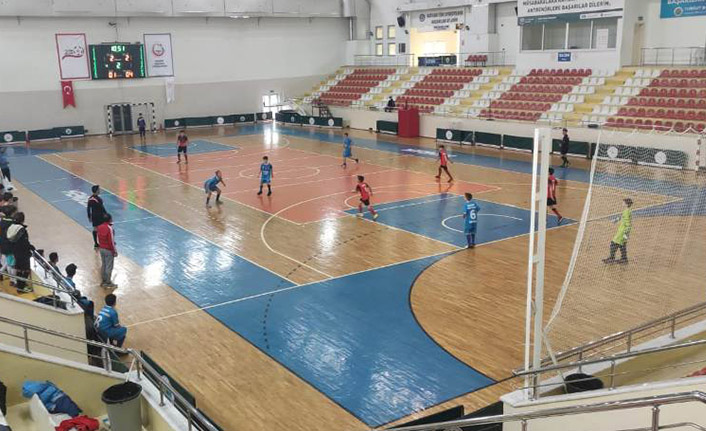 Okul Sporları Futsal Müsabakaları Başladı