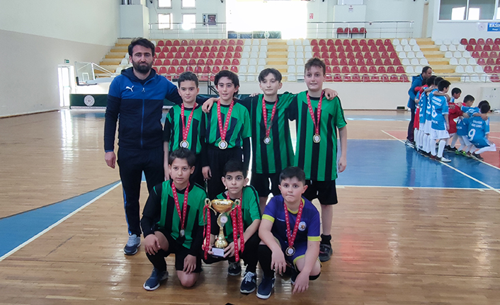 Şampiyon Hendek Ziya Gökalp Ortaokulu