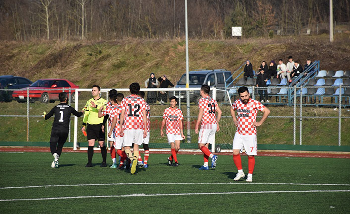 Sinirler Gerildi Maç Tatil Edildi