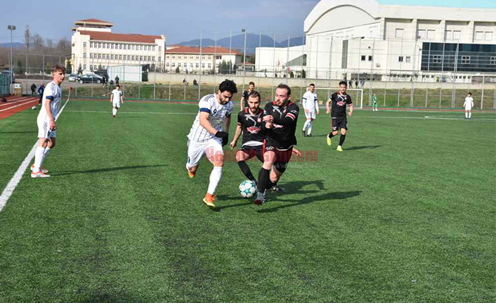 Yeni Mahallespor Sahasında Karasu Aziziyespor’a 3-1 Mağlup oldu