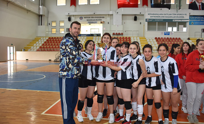 Şampiyon Orhan Gazi Anadolu Lisesi