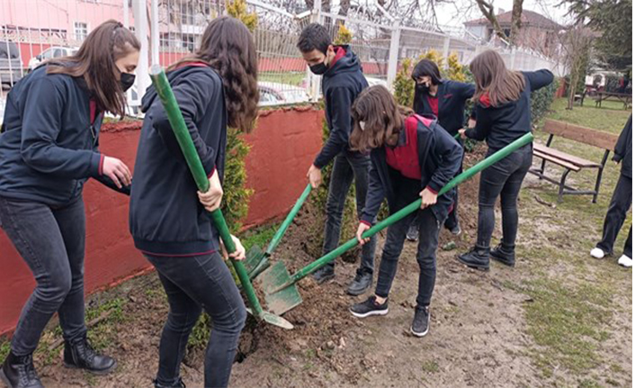 Yeşil Vatan İçin… Yeşil Okul Bahçeleri…