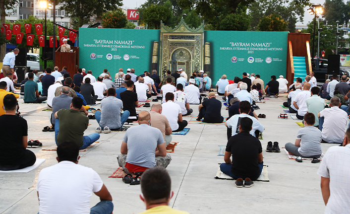 Bayram Namazı Demokrasi Meydanı’nda Kılınacak