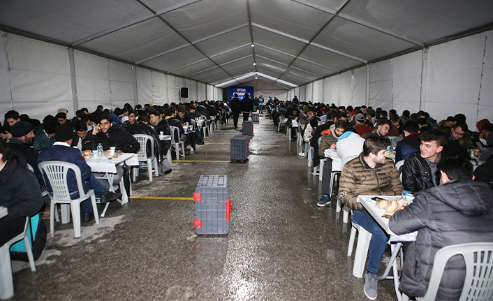 Büyükşehir’in Bereketli Sofrasında Ramazan’ın Tadı Bir Başka