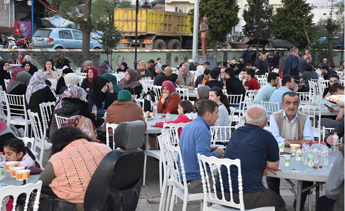 Çamlıca Mahallesi İftarda Biraraya Geldi