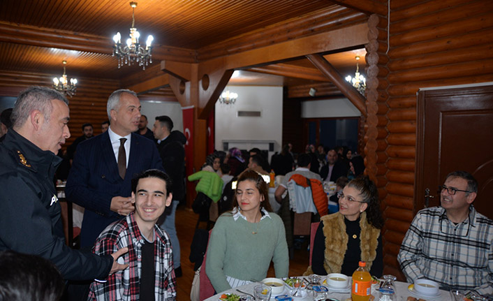 Türk Polisi Huzurumuzun Teminatıdır