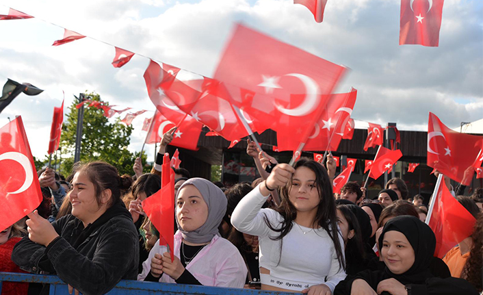 Gençlerimizi Çok Seviyoruz