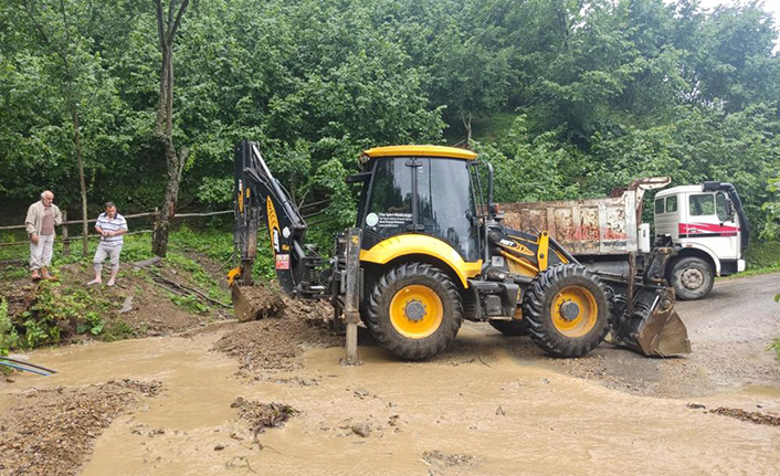 Hendek Belediyesi’nden Tüm Olumsuzluklara Anında Müdahale