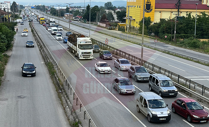 Hendek Trafiğinde Bayram Yoğunluğu