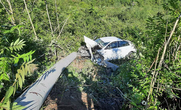 Hendek’te Kaza 1 Ölü 2 Ağır Yaralı