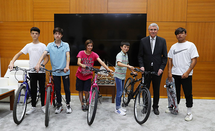 Kerem’in Hüznü Son Buldu: Kaybettiğinin Yerini Başkan Yüce Doldurdu