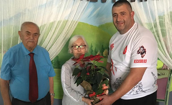 Fıght Akademi Spor Kulübünden Melek Nişancı Huzur Evine Ziyaret