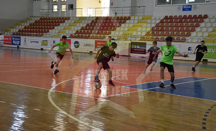 Okul Sporları Yıldız Erkekler Futsal müsabakaları başladı.